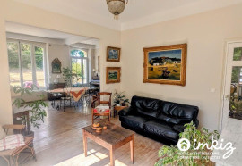 
                                                                                        Vente
                                                                                         Maison de maître lumineuse 6 chambres jardin clos