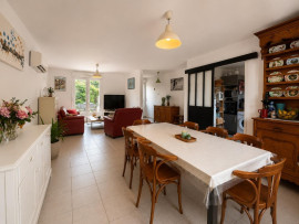 
                                                                                        Vente
                                                                                         Maison de plain-pied - 3 chambres - garage - climatisation