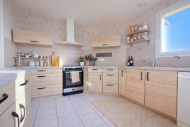 
                                                                                        Vente
                                                                                         Maison de plain-pied,3 chambres, un garage , 1254m2 de terrain clos
