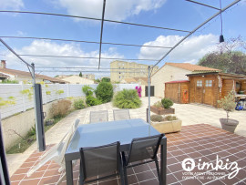 
                                                                                        Vente
                                                                                         Maison de plain pied  avec jardin et garage
