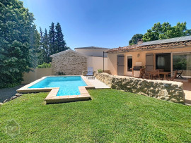 
                                                                                        Vente
                                                                                         Maison de plain pied avec jardin et piscine