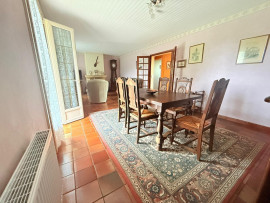 
                                                                                        Vente
                                                                                         Maison de plain-pied rénovée terrain de 2 862 m2