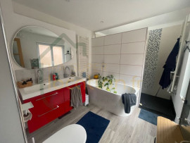 
                                                                                        Location
                                                                                         Maison de standing 4 chambres dans le centre-ville de SAINT-QUENTIN