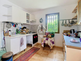 
                                                                                        Location
                                                                                         Maison de type 3 - piscine commune