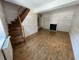 
                                                                                        Location
                                                                                         Maison de village 2P+C équipée, proche commerces