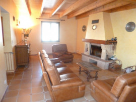 
                                                                                        Vente
                                                                                         MAISON de village  4 CHAMBRES DANS HAMEAU CALME