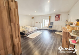 
                                                                                        Vente
                                                                                         Maison de village rénovée 220 m² – 7 pièces