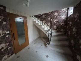 
                                                                                        Vente
                                                                                         Maison de ville -193 m² - 6 chambres - Vierzon