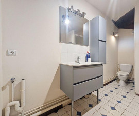 
                                                                                        Location
                                                                                         Maison de Ville  35 m² garage privatif non meublée