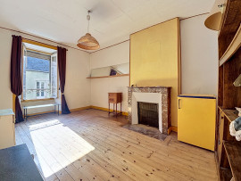 
                                                                                        Vente
                                                                                         Maison de ville    Beau potentiel à rénover
