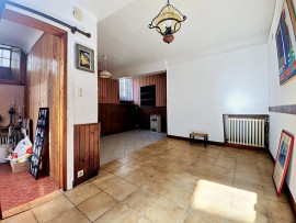 
                                                                                        Vente
                                                                                         Maison de ville    Beau potentiel à rénover