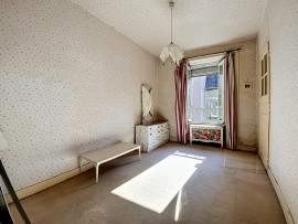 
                                                                                        Vente
                                                                                         Maison de ville    Beau potentiel à rénover