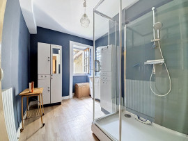 
                                                                                        Vente
                                                                                         Maison de ville    Beau potentiel à rénover