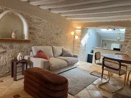 
                                                                                        Location
                                                                                         Maison de ville cœur de Maule - 40 minutes Paris (loyer tout inclus)