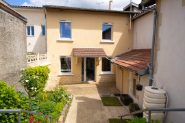 
                                                                                        Vente
                                                                                         Maison de ville de 94 m², espace extérieur de 132 m²