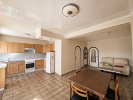 
                                                                                        Vente
                                                                                         Maison de ville de 94 m², espace extérieur de 132 m²