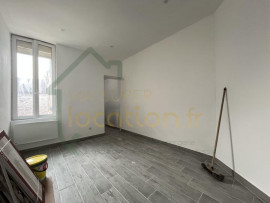 
                                                                                        Location
                                                                                         Maison de ville entièrement rénovée