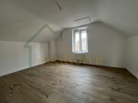 
                                                                                        Location
                                                                                         Maison de ville entièrement rénovée
