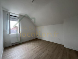 
                                                                                        Location
                                                                                         Maison de ville entièrement rénovée