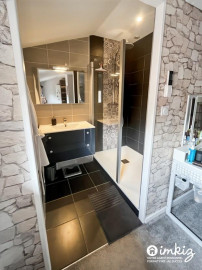 Vente
Maison de ville située dans une impasse paisible