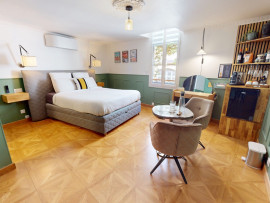 
                                                                                        Vente
                                                                                         Maison D'Hôtes 200m2 - Jardin Public