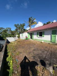 
                                                                                        Vente
                                                                                         maison divisée en deux logements T3