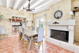 
                                                                                        Vente
                                                                                         Maison en pierre avec piscine et dépendances
