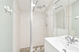 
                                                                                        Vente
                                                                                         Maison en pierre avec piscine et dépendances