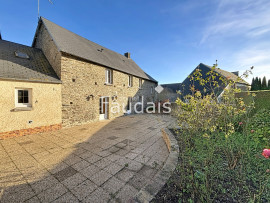
                                                                                        Vente
                                                                                         Maison en pierre avec potentiel et dépendances   Saint-Georg