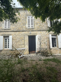 Vente
MAISON EN PIERRE : DÉPENDANCE ET PISCINE À RÉNOVER