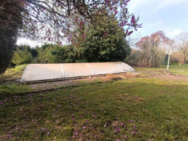 Vente
MAISON EN PIERRE : DÉPENDANCE ET PISCINE À RÉNOVER