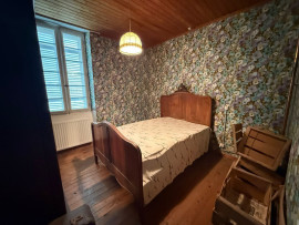 Vente
MAISON EN PIERRE : DÉPENDANCE ET PISCINE À RÉNOVER