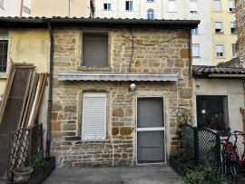 Vente
MAISON EN PIERRE EN COUR D’IMMEUBLE - AIRBNB / LOVEROOM / COURTE DURÉE