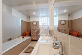 
                                                                                        Vente
                                                                                         Maison familiale 5 chambres, 140m² sur 398m²