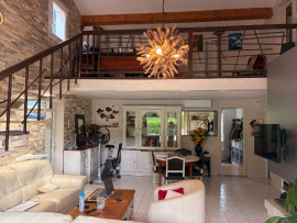 
                                                                                        Vente
                                                                                         Maison Familiale 5 chambres avec Piscine