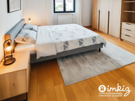 
                                                                                        Vente
                                                                                         Maison familiale 6 pièces, 3 stationnements