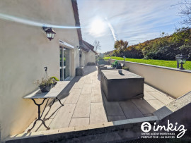 
                                                                                        Vente
                                                                                         Maison familiale 6 pièces  de 177 m²