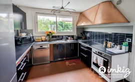 
                                                                                        Vente
                                                                                         Maison familiale ave espace professionnel