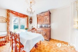 Vente
Maison familiale avec beau jardin paysagé