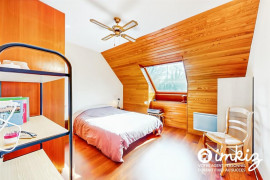 Vente
Maison familiale avec beau jardin paysagé