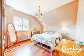 Vente
Maison familiale avec beau jardin paysagé