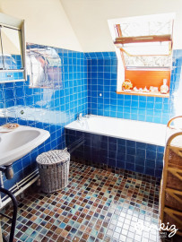 Vente
Maison familiale avec beau jardin paysagé