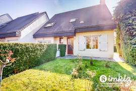Vente
Maison familiale avec beau jardin paysagé