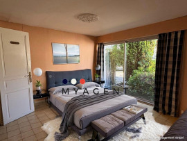 
                                                                                        Vente
                                                                                         Maison familiale avec jardin – Charme et calme