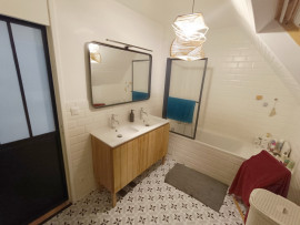 
                                                                                        Vente
                                                                                         Maison familiale avec jardin et garage