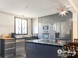 
                                                                                        Vente
                                                                                         Maison familiale avec jardin, proche métro