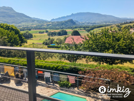 
                                                                                        Vente
                                                                                         Maison familiale avec piscine et vue d’exception