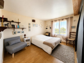 
                                                                                        Vente
                                                                                         Maison familiale – beaux volumes, grand terrain et fort potentiel