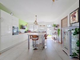 
                                                                                        Vente
                                                                                         Maison familiale de 173 m² – Monnaie