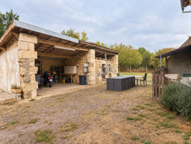 
                                                                                        Vente
                                                                                         MAISON FAMILIALE DE 260 M2 - 7 CHAMBRES, STUDIO ET GRANGE, terrain de 1270m2